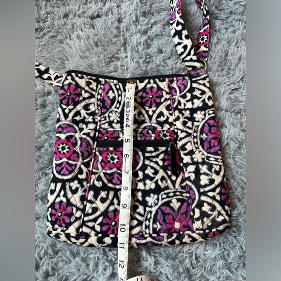 Vera Bradley Hipster in Scroll Medallion Pattern - Picture 5 of 7